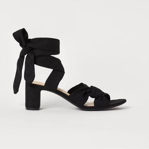 NWT Black Tie-Strap Sandals 🖤